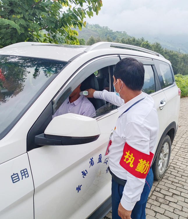 1628084258648790.jpg 灑水河電站協(xié)助當(dāng)?shù)乜箵粢咔?jpg