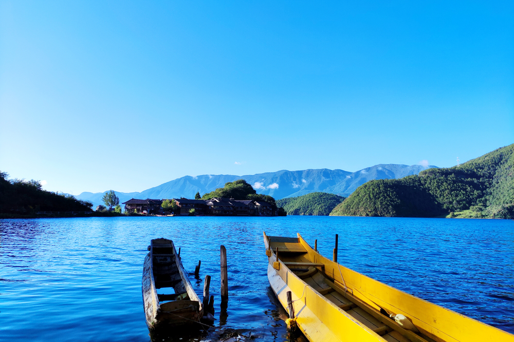 1637283255865196.jpg 《最美瀘沽湖》2 冷玥 爨玉公司.jpg