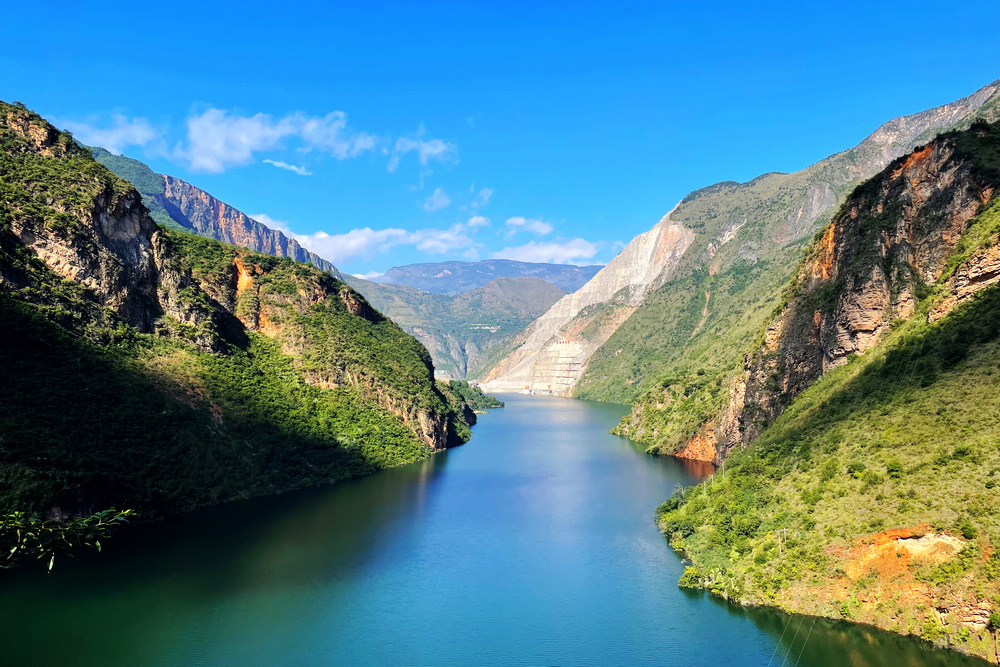 1657069843959952.jpg 牛欄江紅石巖堰塞湖整治工程庫區(qū)全景 - 小.jpg